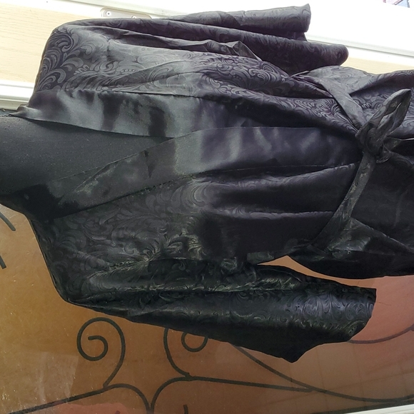 Black Satin Robe with belt - Picture 4 of 15